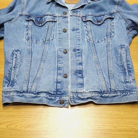 Vintage Made in Canada Levi's Trucker Denim Jacket - Picture 5 of 10